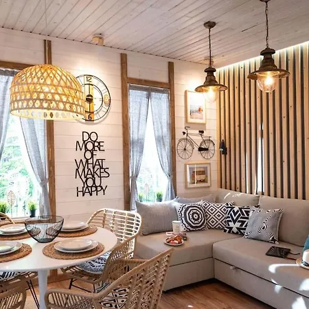 Bella Casa أغيا ترياس