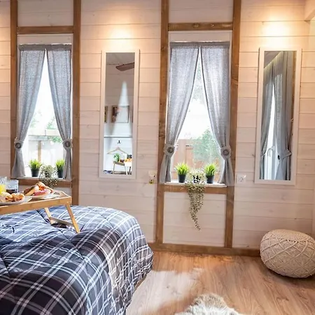 Bella Casa * أغيا ترياس